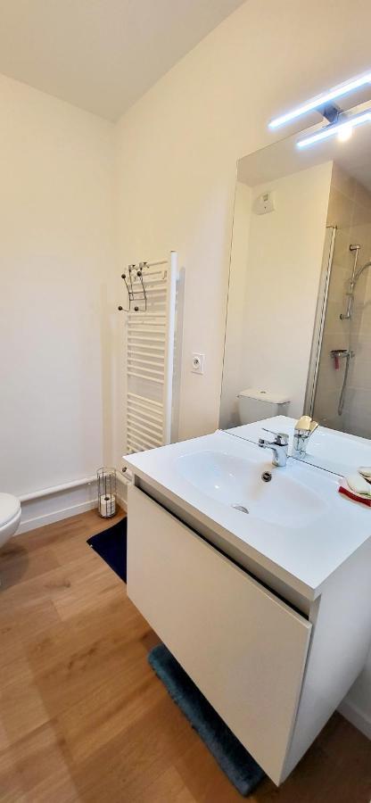 Appartement Moderne Finement Decore Avec Balcon A Vannes Centre 外观 照片