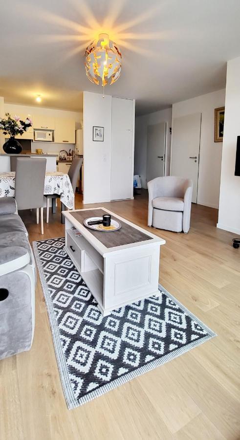 Appartement Moderne Finement Decore Avec Balcon A Vannes Centre 外观 照片
