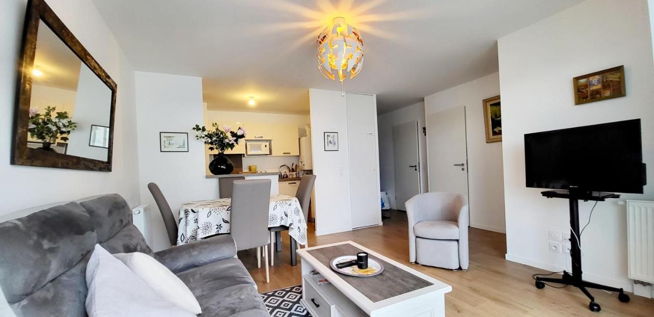 Appartement Moderne Finement Decore Avec Balcon A Vannes Centre 外观 照片